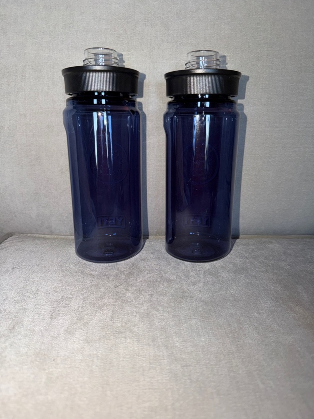 Yeti Navy ACBC Logo Twin Chug 20 oz  Bottles With Yonder Chug  Cap - Picture 3 of 5